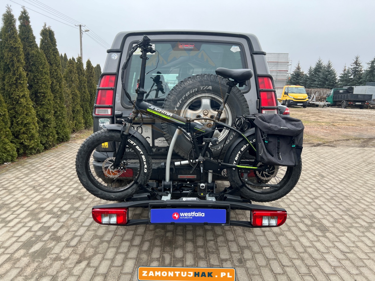 Bezpieczny transport rowerów dzięki bagażnikowi Westfalia BC60 na Land Roverze